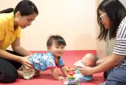 Case of one-year-old child: Chung Ki is doing a ‘row a boat’ training.